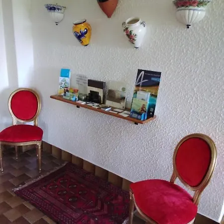 Carmen Biondani 3* פסקנטינה